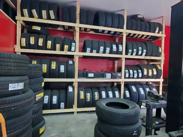 Montura tire shop and road service - photo 2