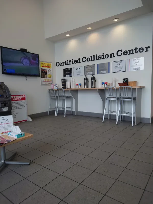 Jones Body Shop & Collision Center - photo 3