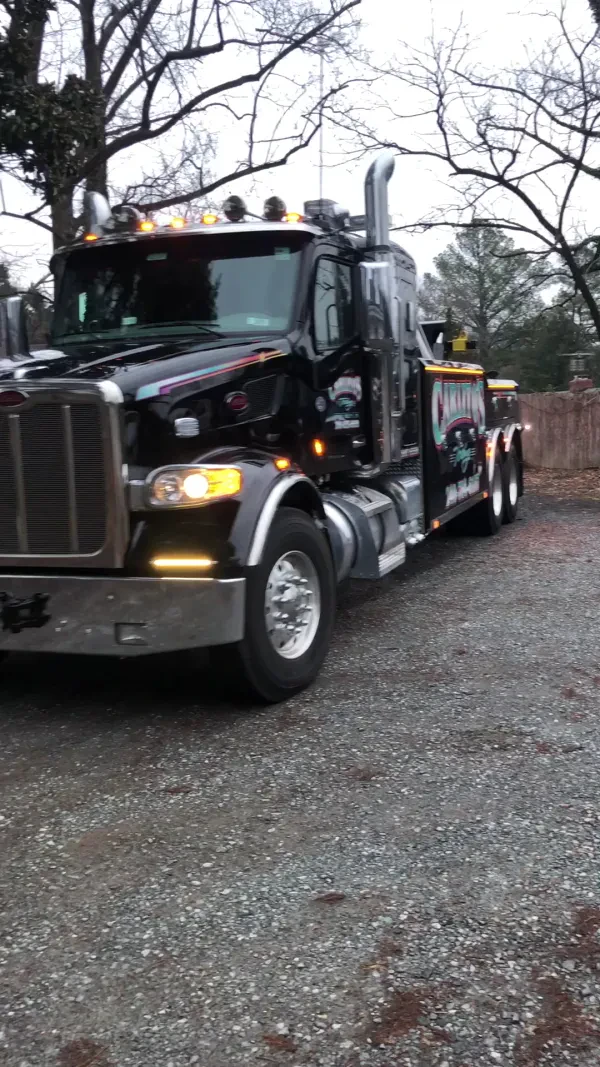 Carlito's Towing Services - photo 2