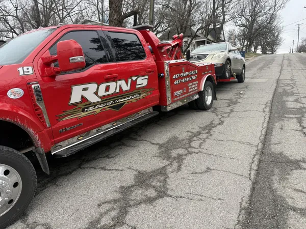 Ron’s Towing, Auto Repair & Trailer - photo 4