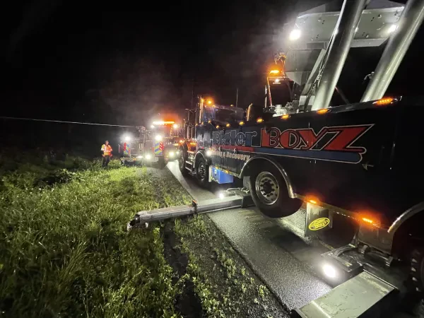 Bigler Boyz Towing & Recovery - Car & Heavy Duty Semi Truck Towing - photo 3