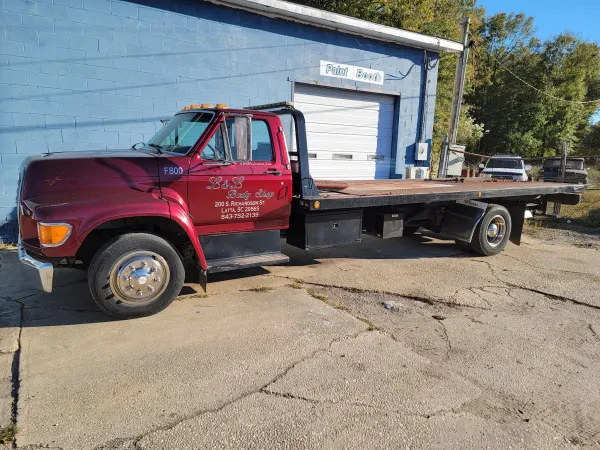 L & L Body Shop and Wrecker Service - photo 2