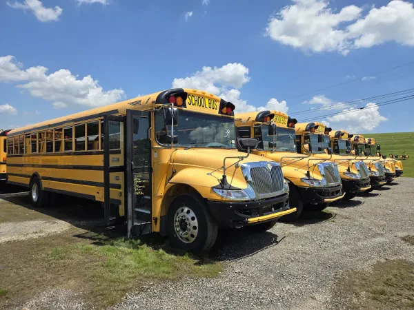 422 Auto and Bus Auction - photo 4