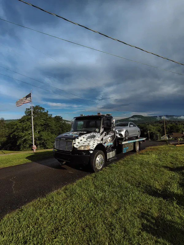 American Tow & Recovery - photo 3