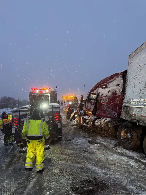 Bozz Heavy Duty Towing and Diesel Roadside - photo 4