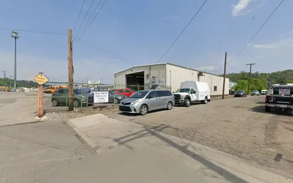 H & W Auto & Truck Service - photo 4