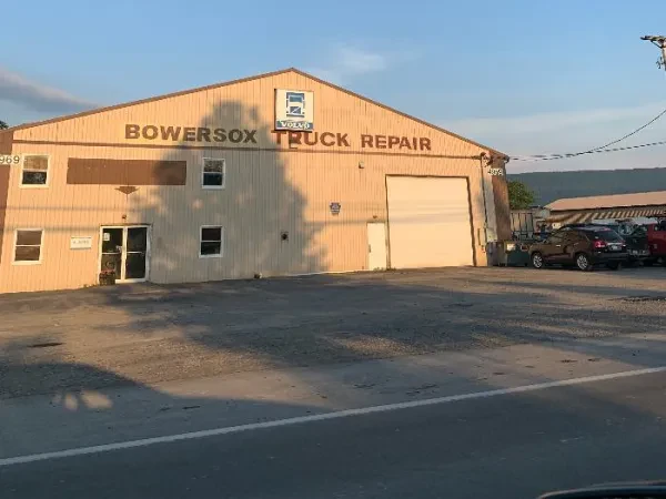 Bowersox Truck Repair - photo 3