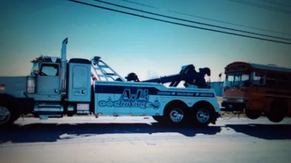 AJ's 24/7 Towing - photo 3