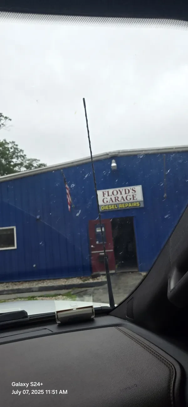 Floyd's Garage - photo 3