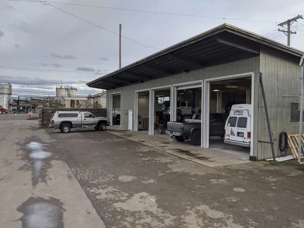 Sergeant John's Towing & Auto - photo 2