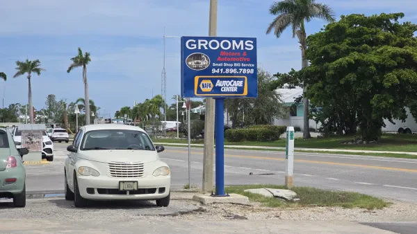 GROOMS MOTORS & AUTOMOTIVE - photo 2