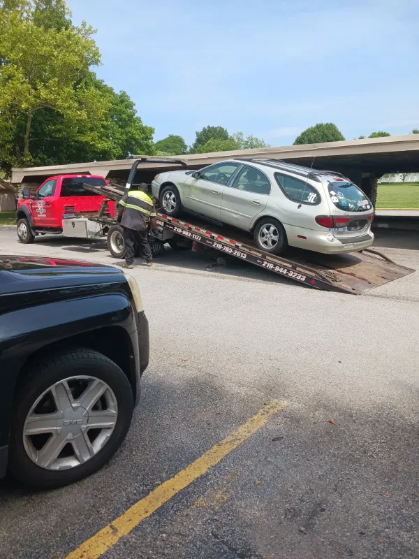 Paul's Auto Yard - photo 2