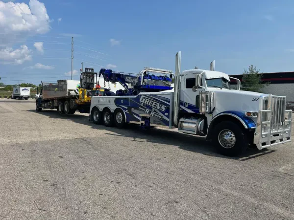 Green's R&R Wrecker Service - photo 2