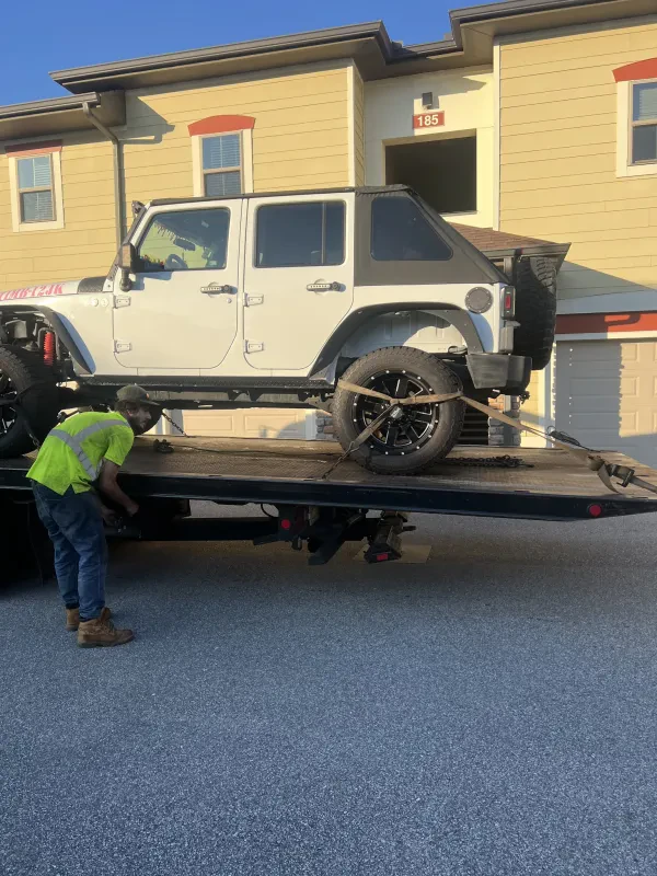 C & L Towing - photo 3