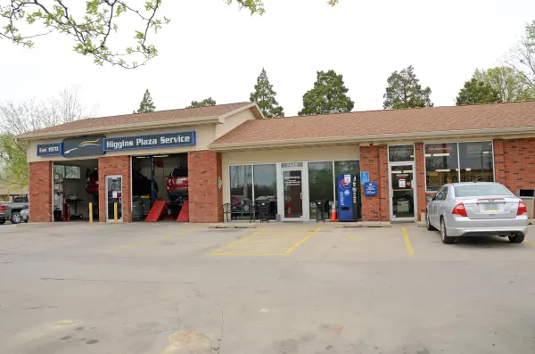 Higgins Plaza Service - photo 2