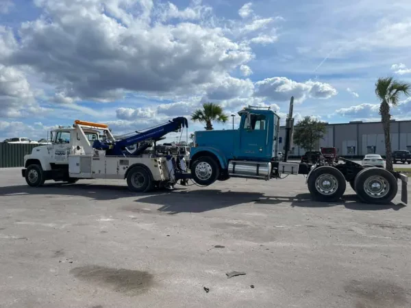 King's Autoworld Towing and Recovery - photo 3