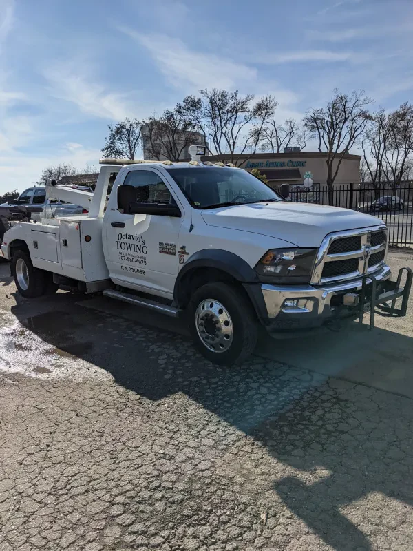 Octavio's Towing - photo 2