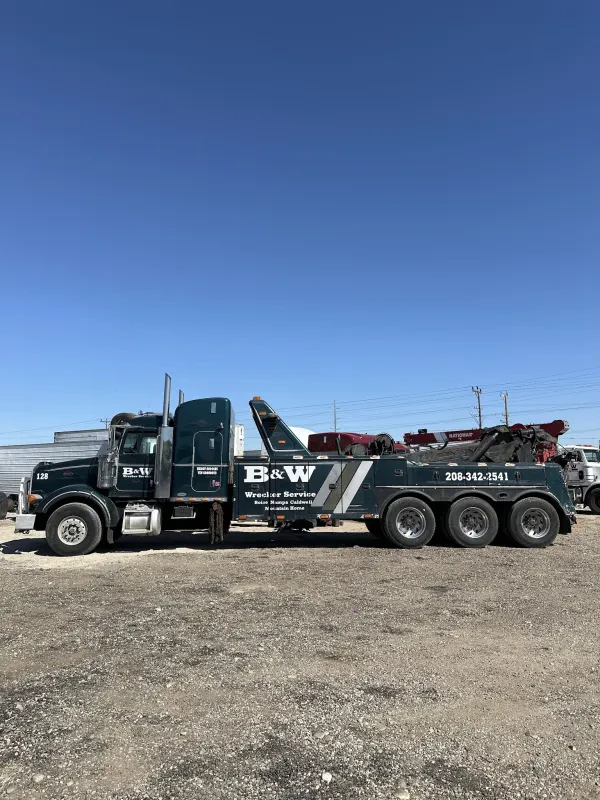 B & W Wrecker Service - photo 2