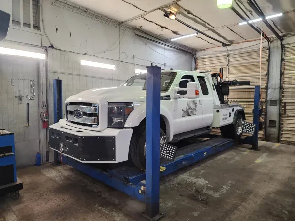 BLUES AUTOMOTIVE AND TOWING + KEYS - photo 4