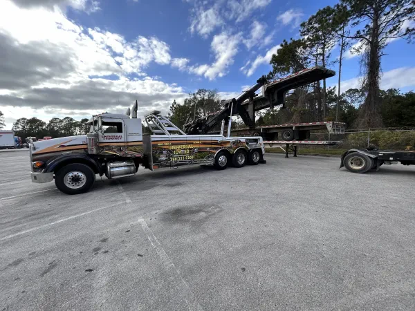 Universal Towing & Heavy Duty Semi Truck Wrecker - photo 4