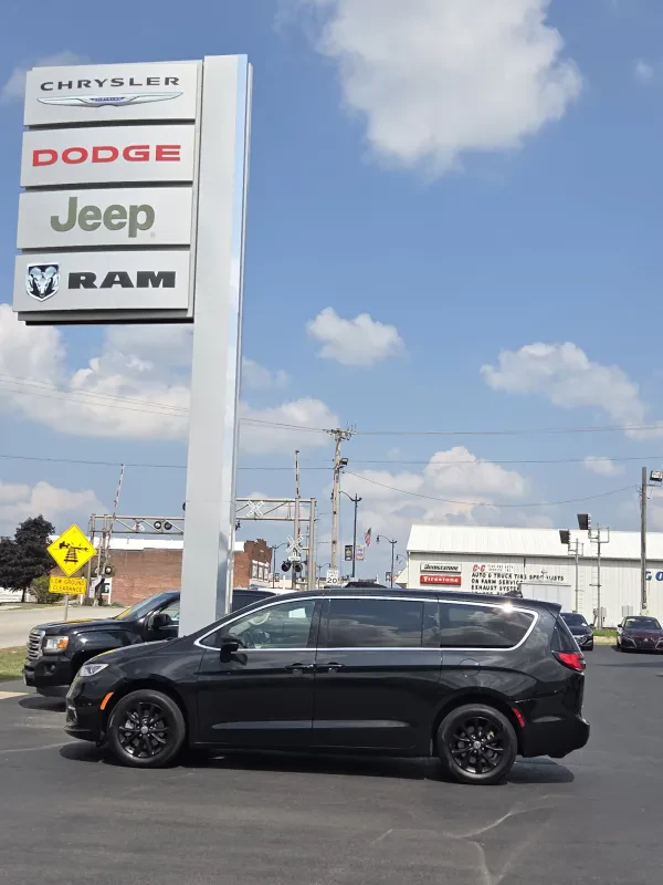 Watseka Chrysler Dodge Jeep Ram - photo 2
