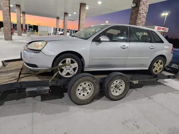 Faye Buys Junk Cars - photo 4