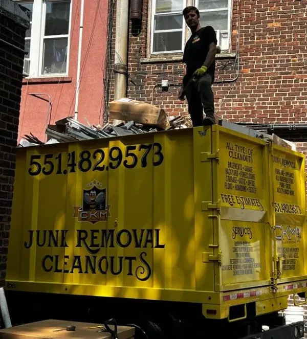 CKM Experts Junk Removal - photo 3
