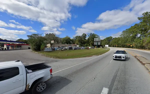 Lonnies Auto Sales and Towing - photo 2