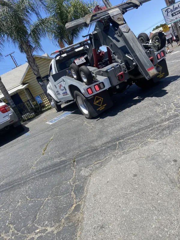 Sandoval's Towing - photo 4