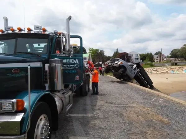 Paul Almeida 24 Hour Towing Inc. & Mass Inspection Station - photo 3