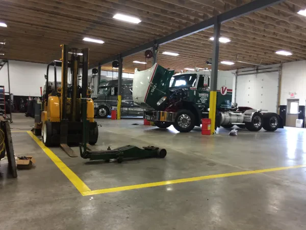 TransEdge Truck Centers - photo 3