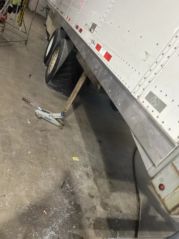Liverpool Truck & Trailer Repair, Liverpool Towing & Recovery - photo 4