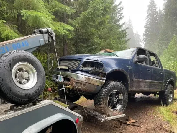 Shady Cove Towing and Recovery - photo 4