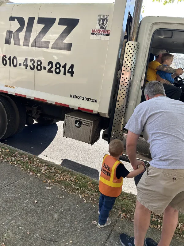 Rizz Containers & Disposal - photo 3