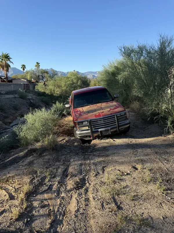 Lettys Towing & Recovery LLC - photo 4