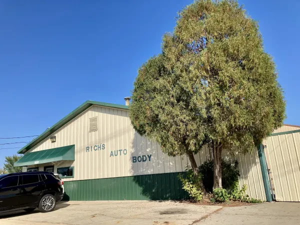 Rich's Auto Body & Salvage Co - photo 2