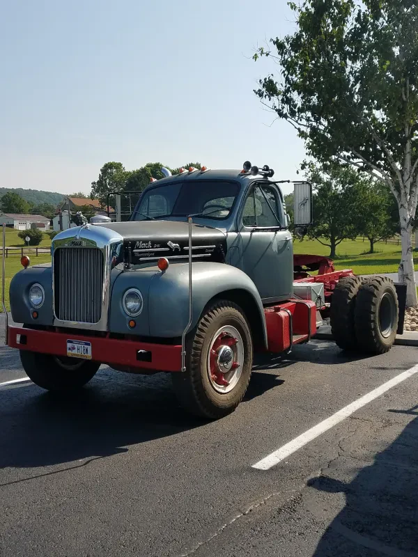 Eagle Towing & Recovery Inc, Heavy Duty Towing. No Cars or SUVS - photo 3