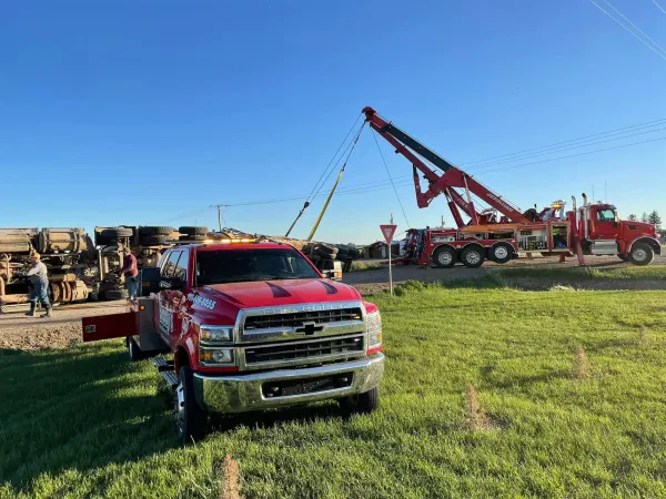Brady's Towing and Recovery - photo 2