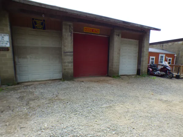Above Auto Inc. We are open evening and weekends to accommodate our customers. - photo 3
