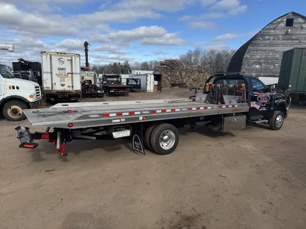 Martins Heavy Duty Towing - photo 2