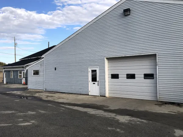 J.R. Burkholder Body Shop - photo 2
