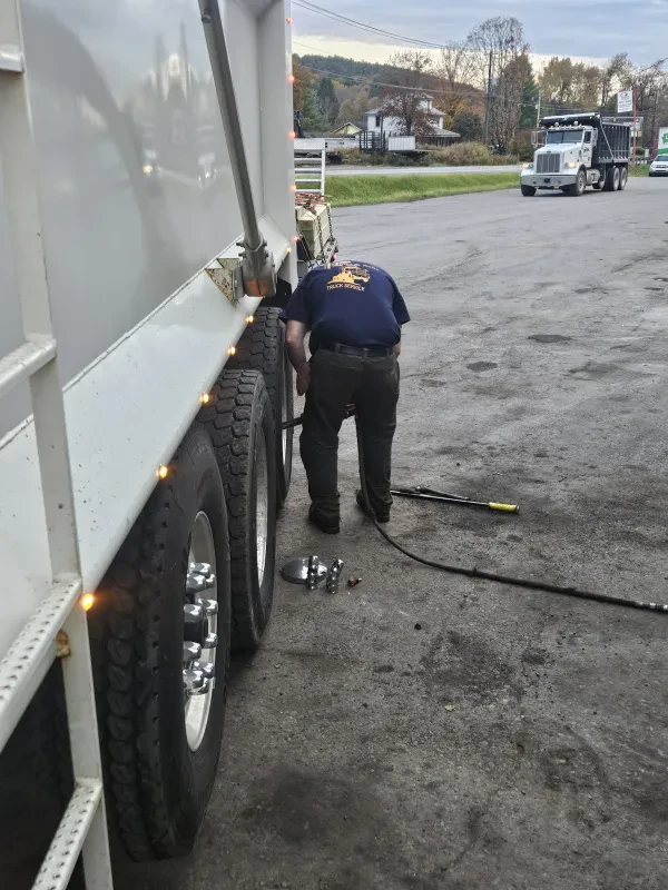 Dick Palmer & Sons Truck Service - photo 3