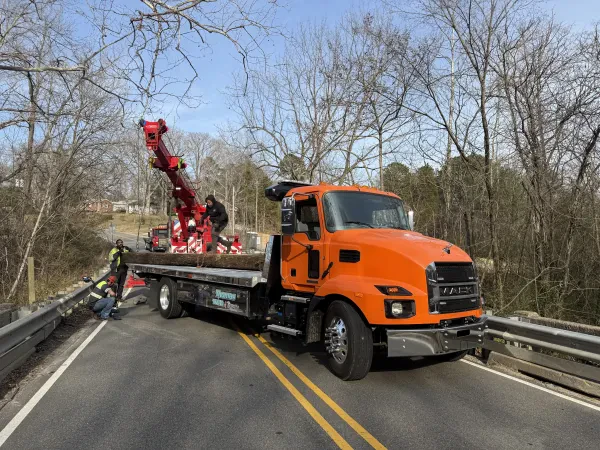 THOMAS TOWING AND HEAVY-DUTY RECOVERY - photo 3