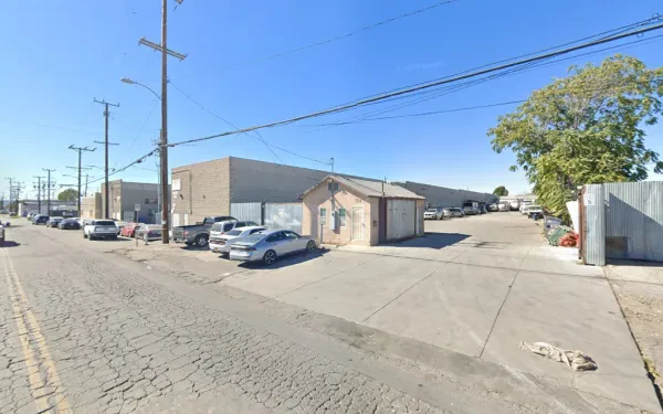 A & R Auto Dismantlers - photo 2