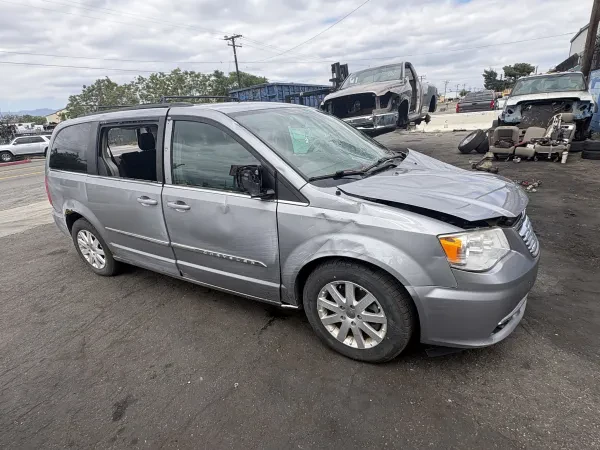 Dan's Truck & Auto Dismantling Inc. - photo 4