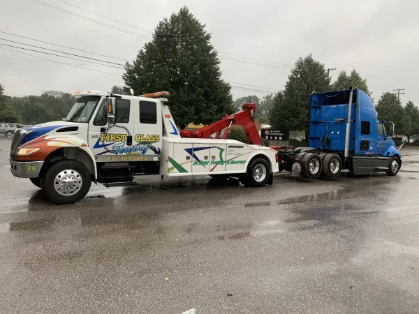 First Class Towing & Recovery - photo 3