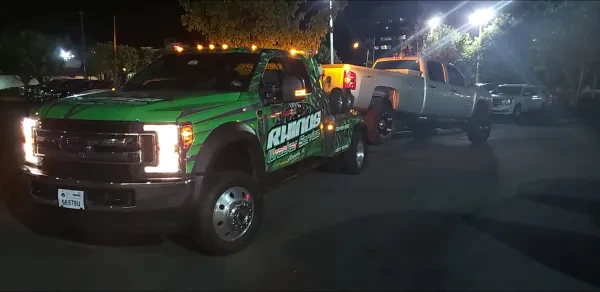 Rhinos Wrecker Service - photo 3