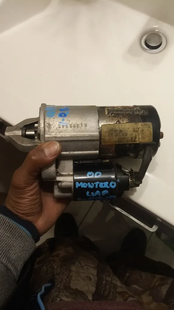 B Underwood Used Auto Parts - photo 2
