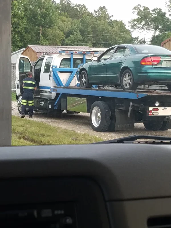 Dugas Trading Post Wrecker Service - photo 2