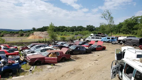 Sam's Pull-A-Part - photo 2